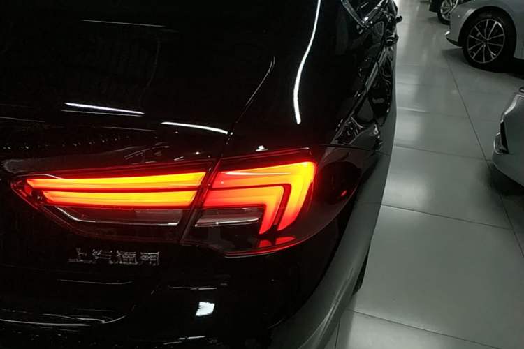Used Buick Regal 2019 20T Luxury Model China VI Standard Right Rear Taillight