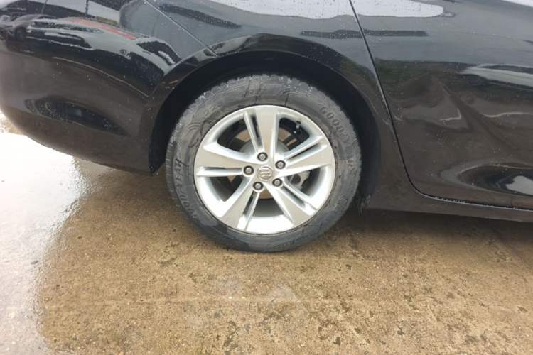 Used Buick Regal 2019 20T Elite Version China VI Standard Right Rear Wheel Hub