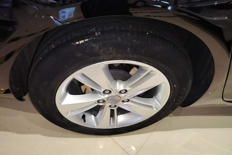 Used Buick Regal 2019 20T Elite Version China VI Standard Right Rear Wheel Hub