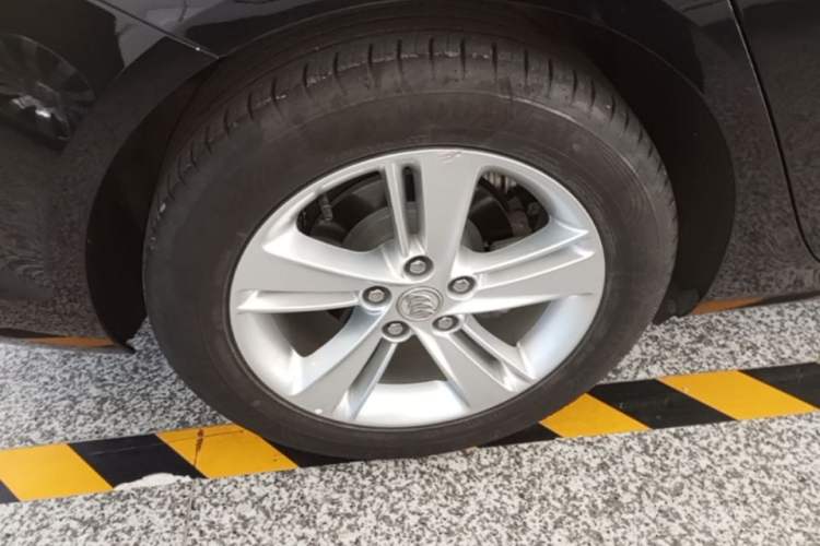 Used Buick Regal 2019 20T Elite Version China VI Standard Right Rear Wheel Hub
