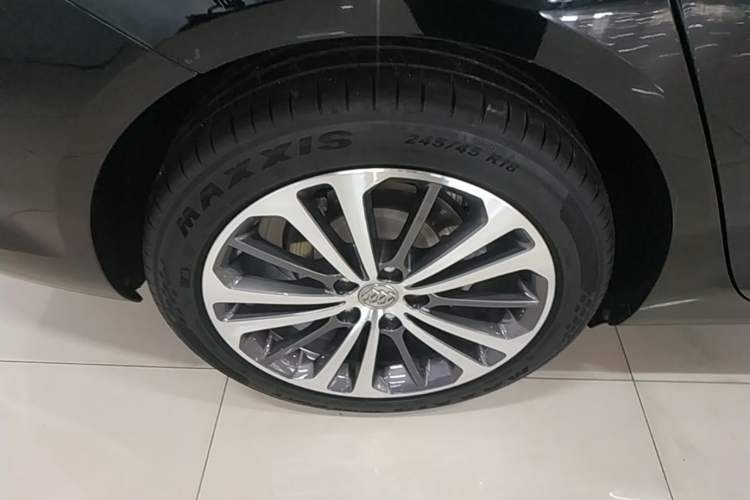 Used Buick Regal 2019 28T Luxury Edition China VI Right Rear Wheel Hub