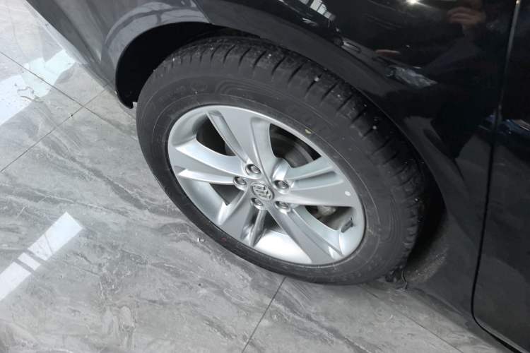 Used Buick Regal 2019 Revised 20T Luxury Version China VI Standard Right Rear Wheel Hub