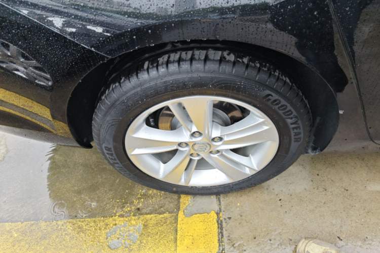Used Buick Regal 2019 20T Elite Version China VI Standard Right Rear Wheel Hub