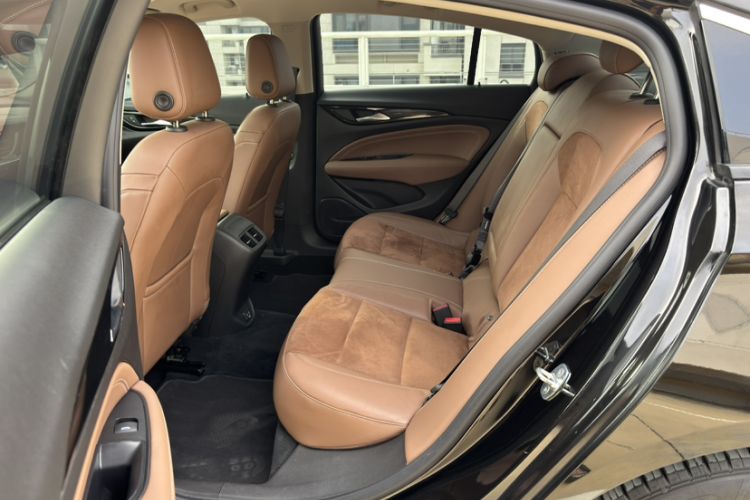 Used Buick Regal 2019 20T Elite Version China VI Standard Roof