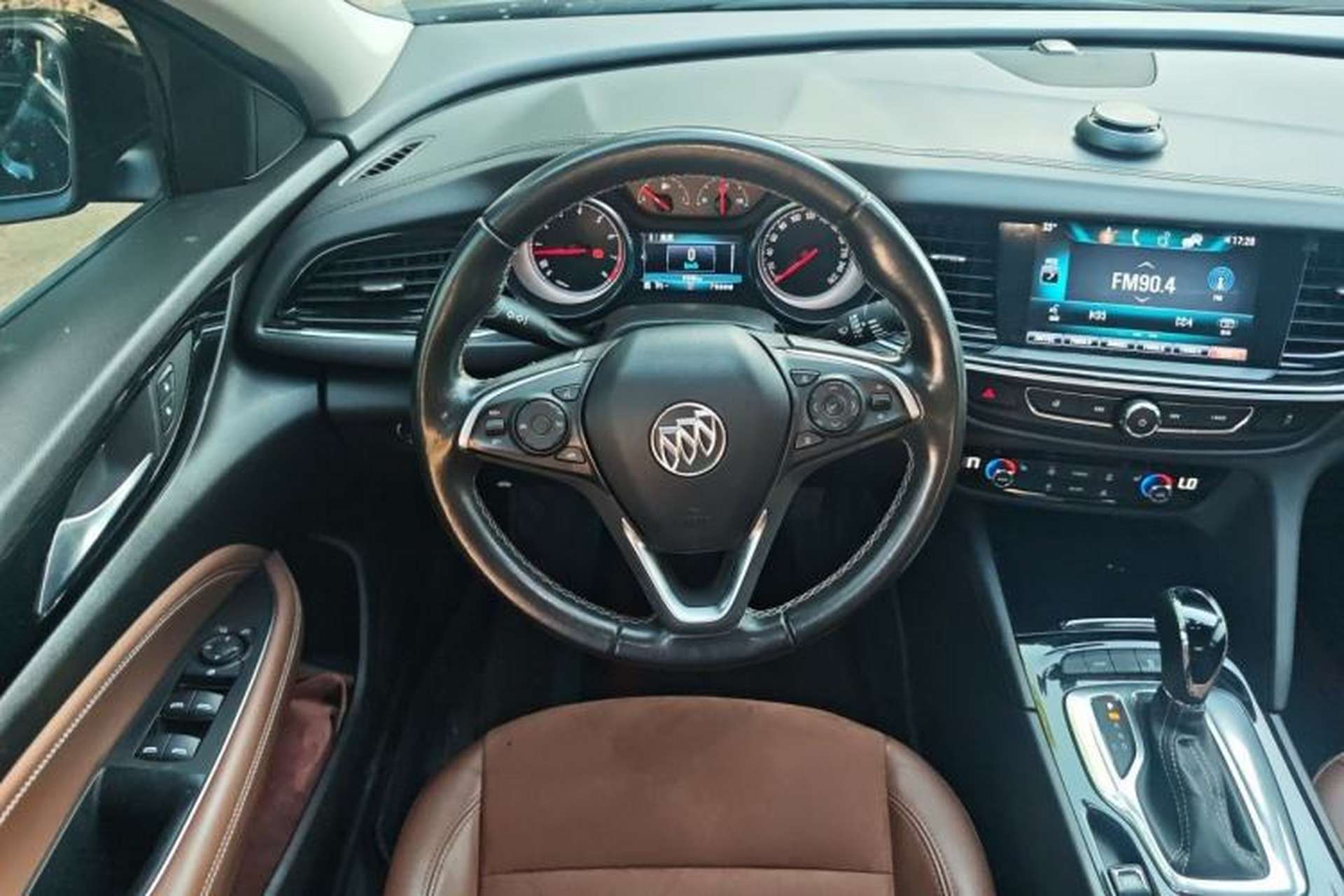 Used Buick Regal 2019 20T Elite Version China VI Standard Steering Wheel