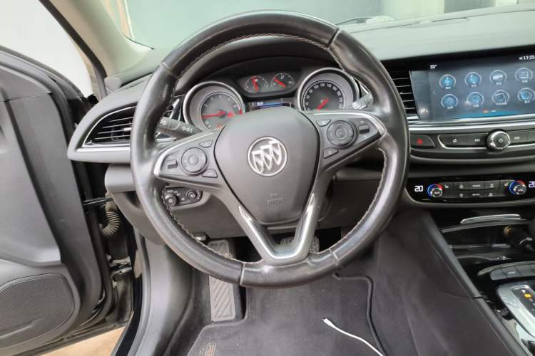 Used Buick Regal 2019 20T Elite Version China V Standard Steering Wheel
