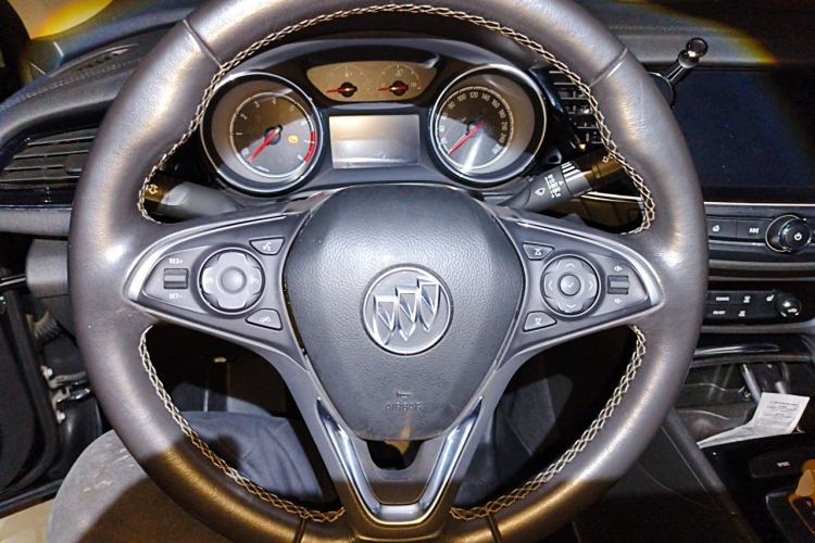Used Buick Regal 2019 20T Luxury Model China V Standard Steering Wheel