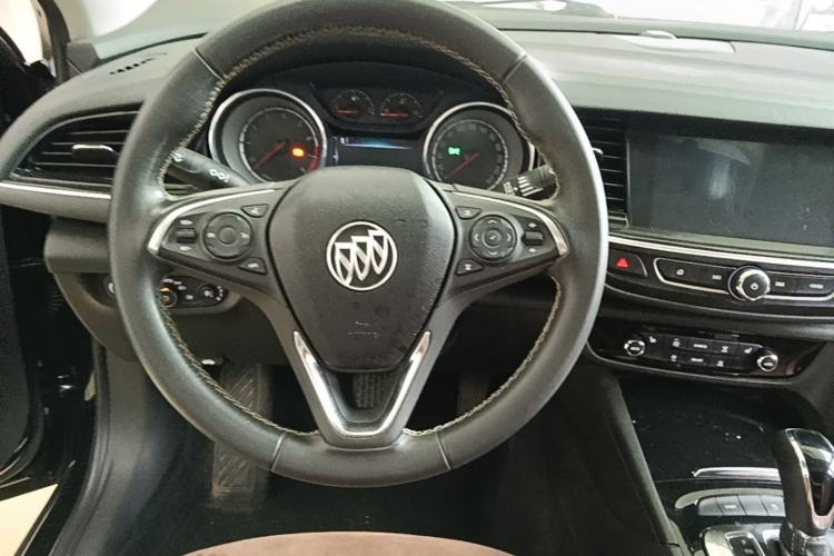 Used Buick Regal 2019 20T Elite Version China V Standard Steering Wheel