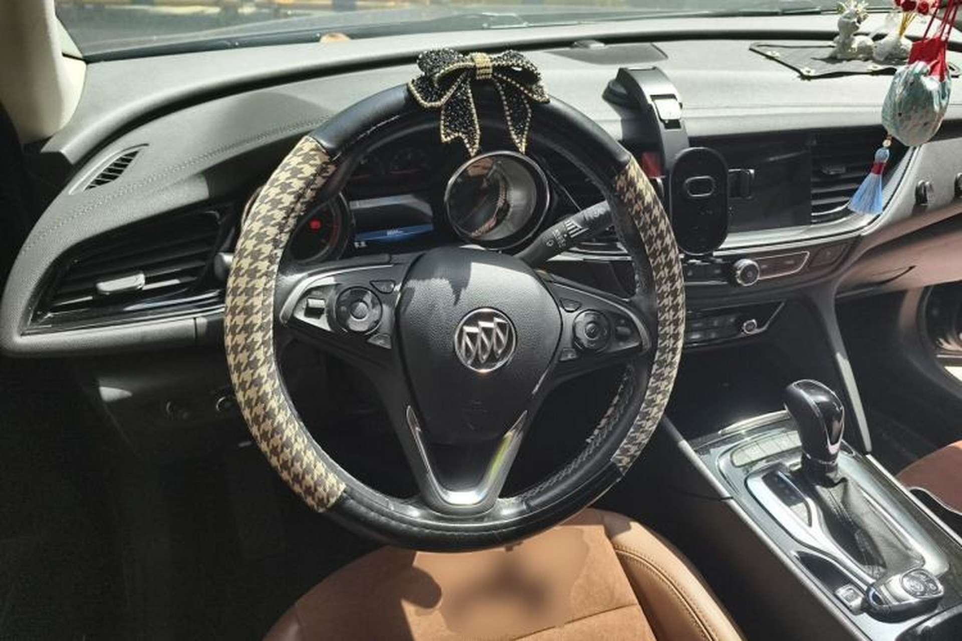 Used Buick Regal 2019 20T Elite Version China VI Standard Steering Wheel