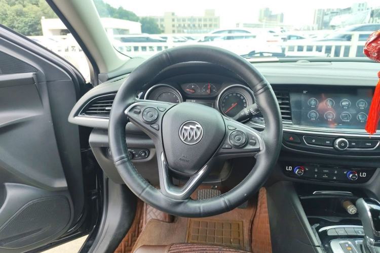 Used Buick Regal 2019 20T Elite Version China V Standard Steering Wheel