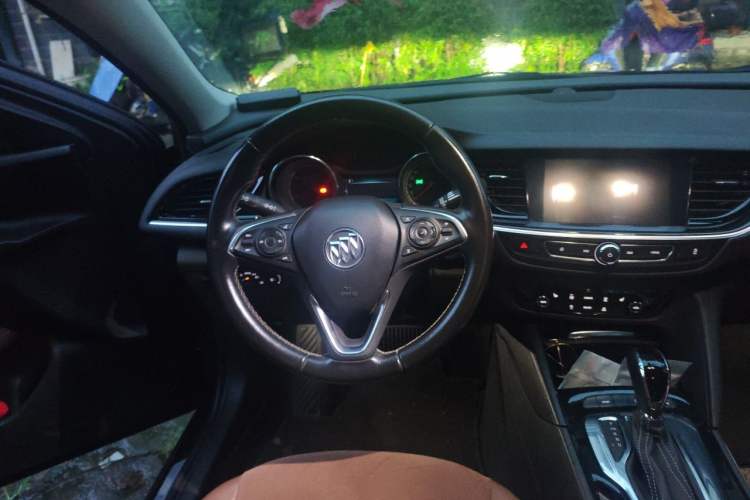 Used Buick Regal 2019 20T Elite Version China VI Standard Steering Wheel