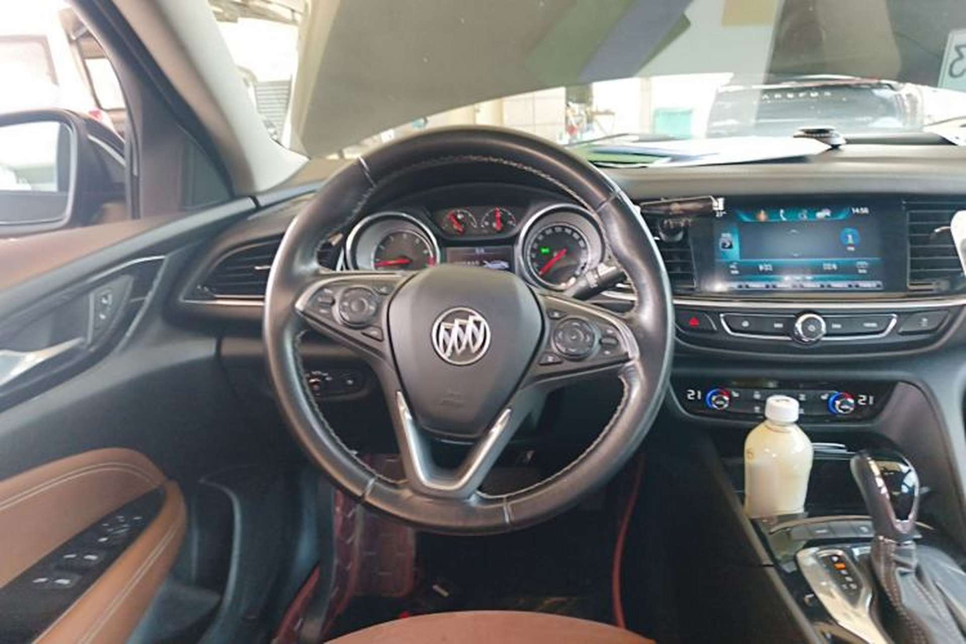 Used Buick Regal 2019 Revised 20T Luxury Version China VI Standard Steering Wheel