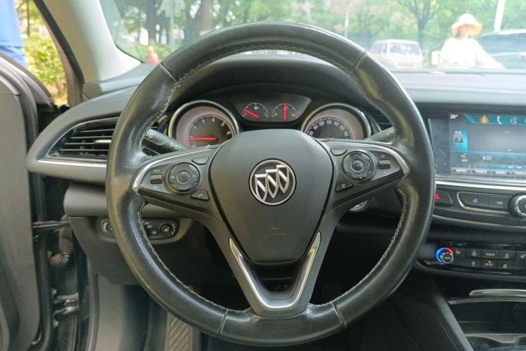 Used Buick Regal 2019 20T Elite Version China VI Standard Steering Wheel