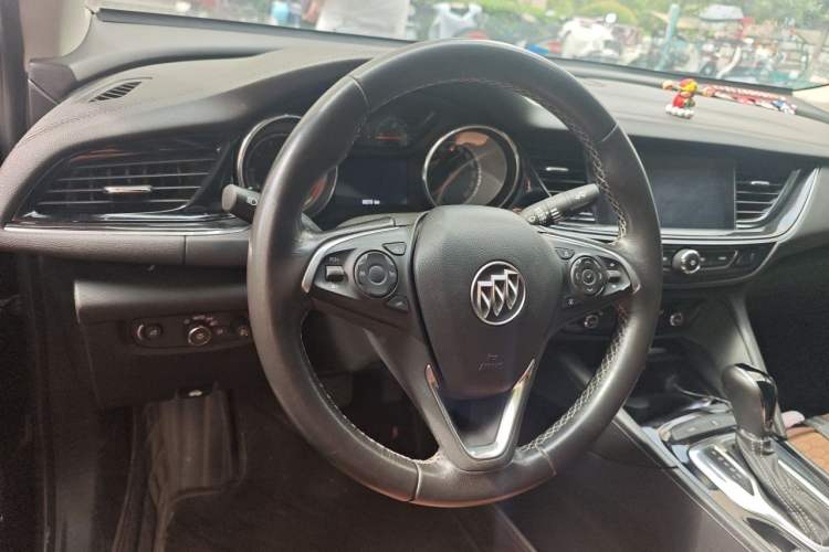 Used Buick Regal 2019 20T Elite Version China VI Standard Steering Wheel