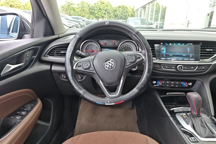 Used Buick Regal 2019 20T Elite Version China V Standard Steering Wheel