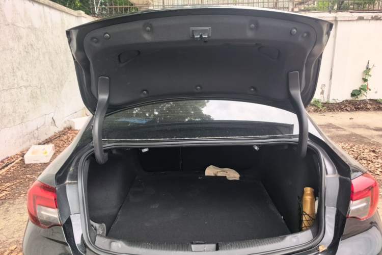 Used Buick Regal 2019 20T Elite Version China VI Standard Trunk