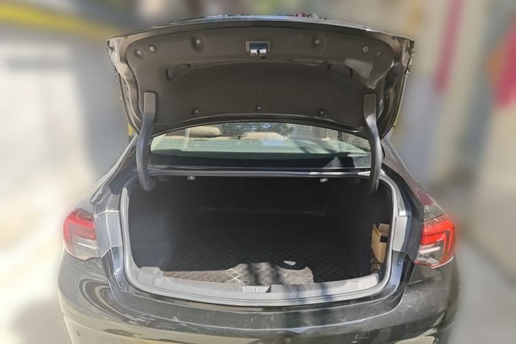 Used Buick Regal 2019 20T Elite Version China VI Standard Trunk