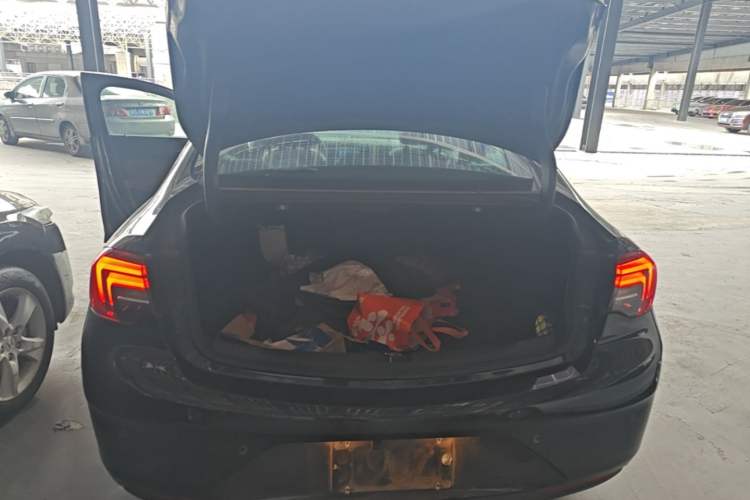 Used Buick Regal 2019 20T Elite Version China VI Standard Trunk