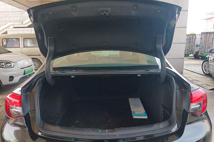 Used Buick Regal 2019 Revised 20T Luxury Version China VI Standard Trunk