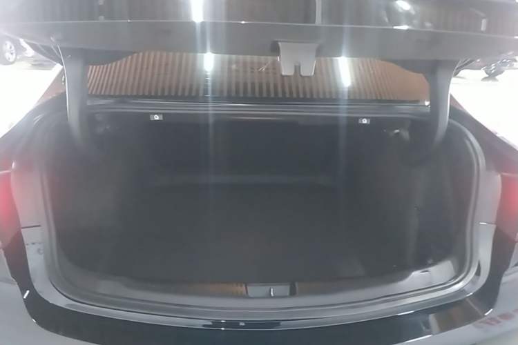 Used Buick Regal 2019 28T Luxury Edition China VI Trunk