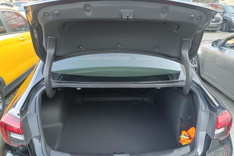 Used Buick Regal 2019 20T Elite Version China VI Standard Trunk