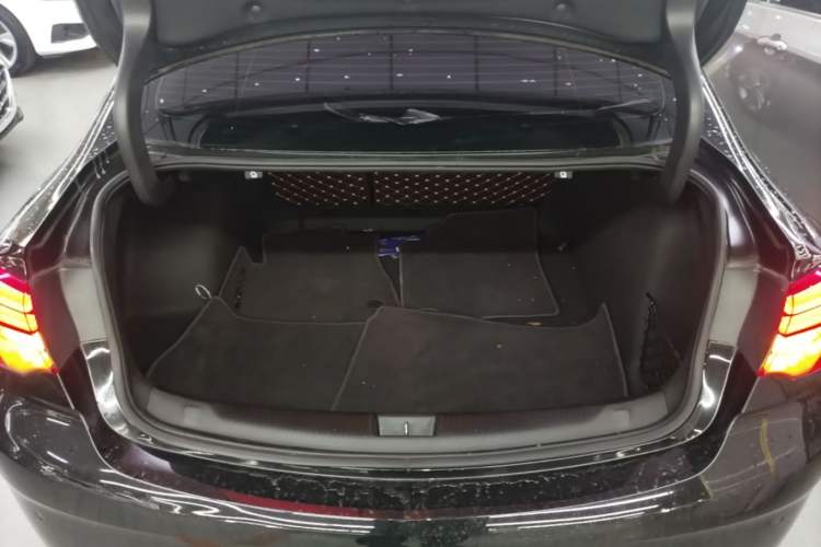 Used Buick Regal 2019 20T Elite Version China VI Standard Trunk