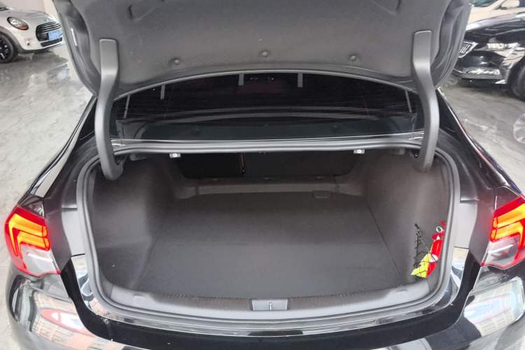 Used Buick Regal 2019 Revised 20T Luxury Version China VI Standard Trunk