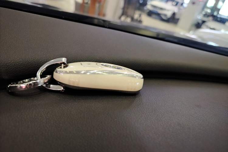 Used Buick Regal 2019 20T Elite Version China VI Standard Vehicle Key