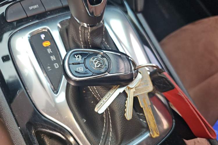 Used Buick Regal 2019 20T Elite Version China VI Standard Vehicle Key