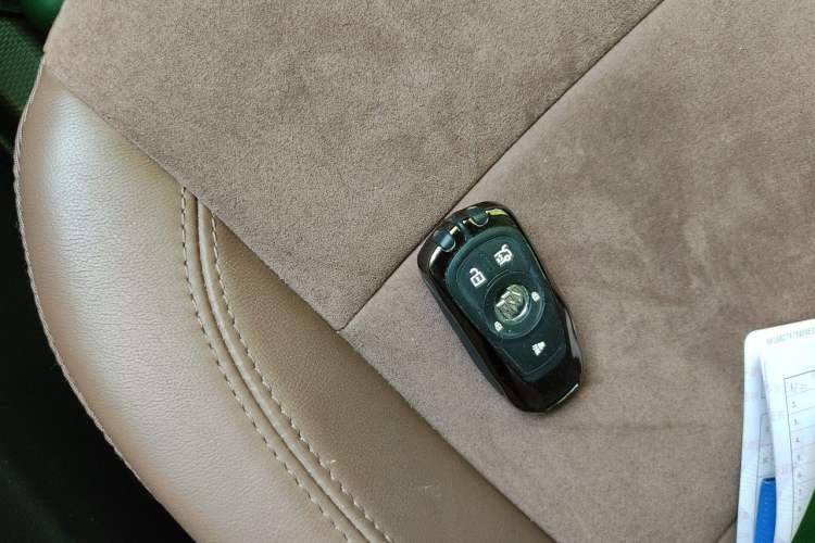 Used Buick Regal 2019 20T Elite Version China VI Standard Vehicle Key