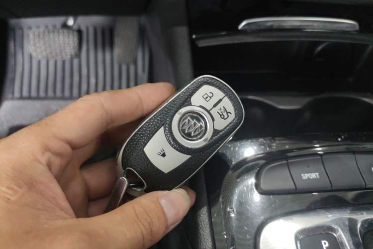 Used Buick Regal 2019 20T Elite Version China VI Standard Vehicle Key