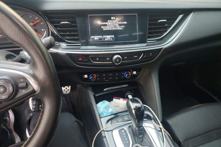 Used Buick Regal 2019 GS 28T Prestige Model China VI Standard Audio And AC Panel