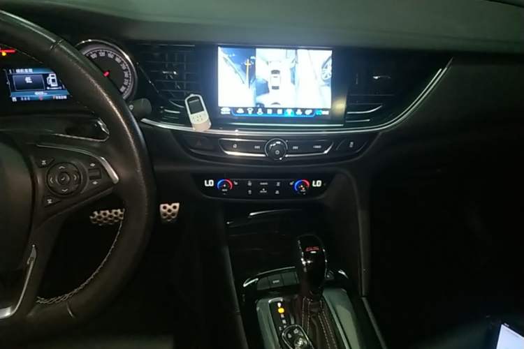 Used Buick Regal 2019 GS 28T Elite Model China VI Standard Audio And AC Panel