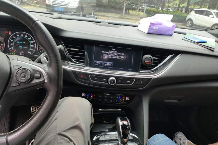 Used Buick Regal 2019 GS 28T Prestige Model China VI Standard Audio And AC Panel