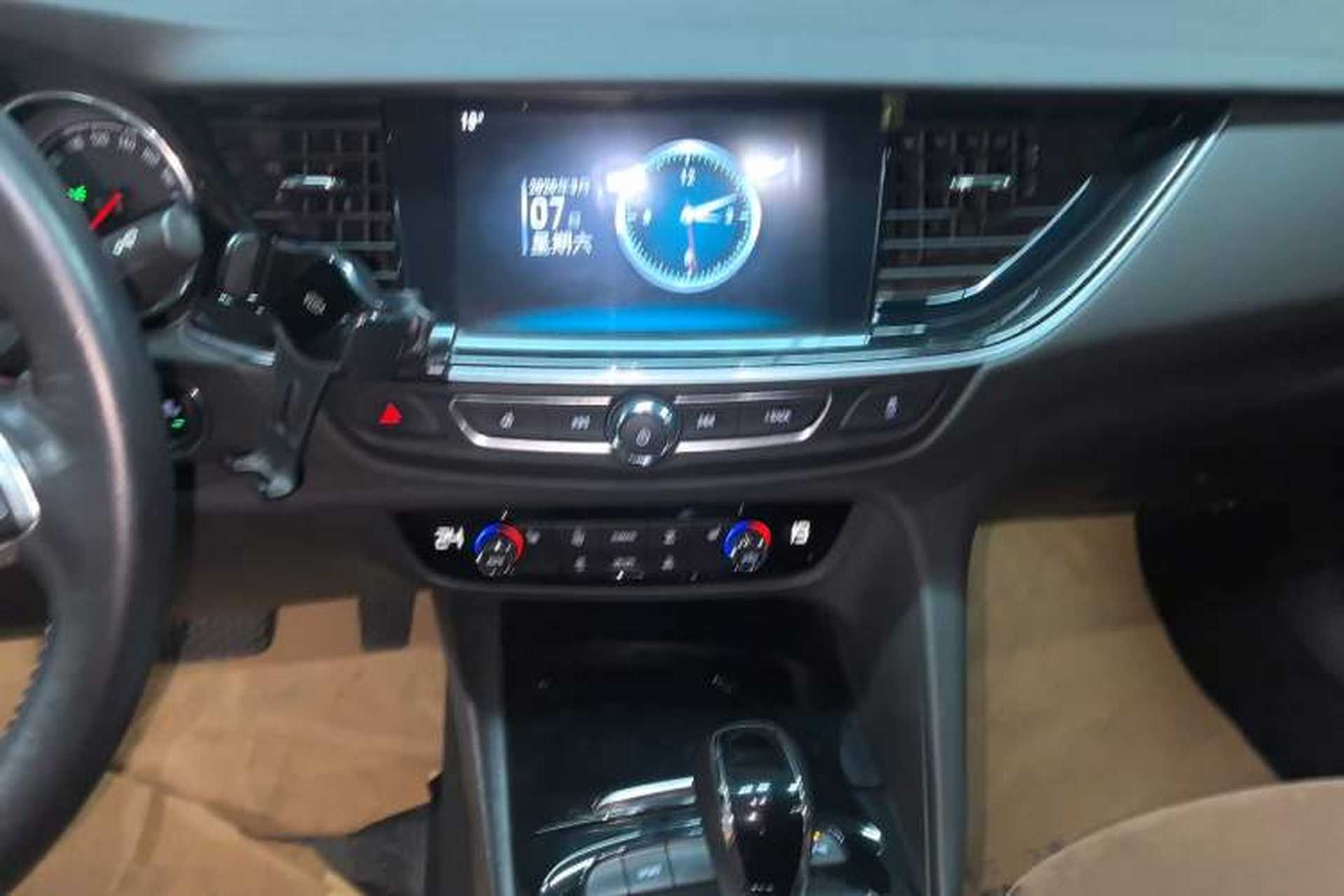 Used Buick Regal 2019 20T Elite Version China VI Standard Audio And AC Panel