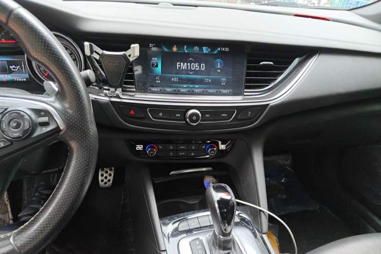 Used Buick Regal 2019 GS 28T Elite Model China VI Standard Audio And AC Panel