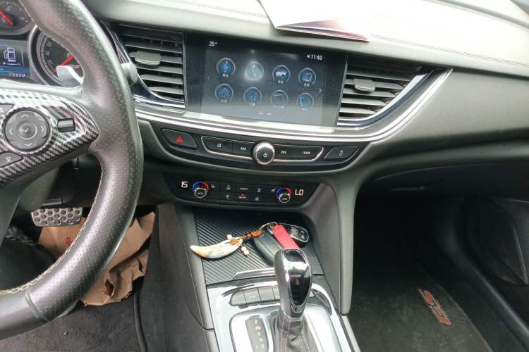 Used Buick Regal 2019 GS 28T Elite Model China VI Standard Audio And AC Panel