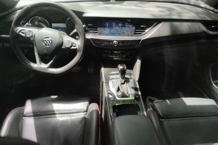 Used Buick Regal 2019 GS 28T Elite Model China VI Standard Center Console