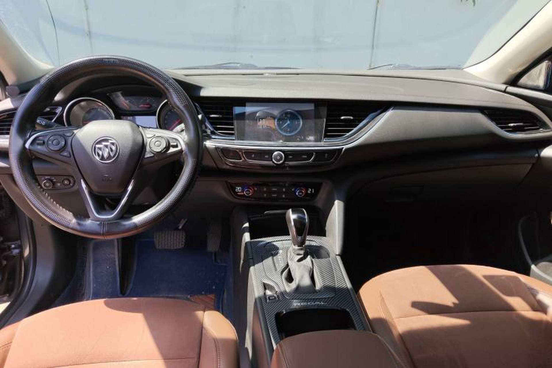 Used Buick Regal 2019 20T Elite Version China VI Standard Center Console