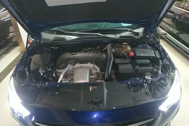 Used Buick Regal 2019 GS 28T Elite Model China VI Standard Engine Bay