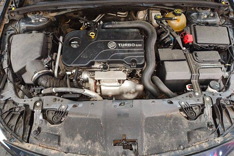 Used Buick Regal 2019 20T Luxury Model China V Standard Engine Bay