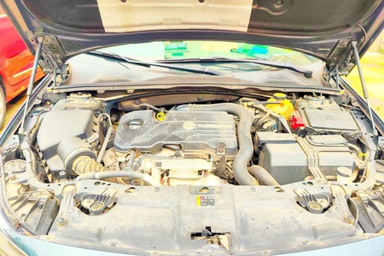 Used Buick Regal 2019 20T Elite Version China VI Standard Engine Bay