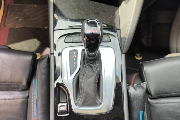 Used Buick Regal 2019 GS 28T Elite Model China VI Standard Gear Lever