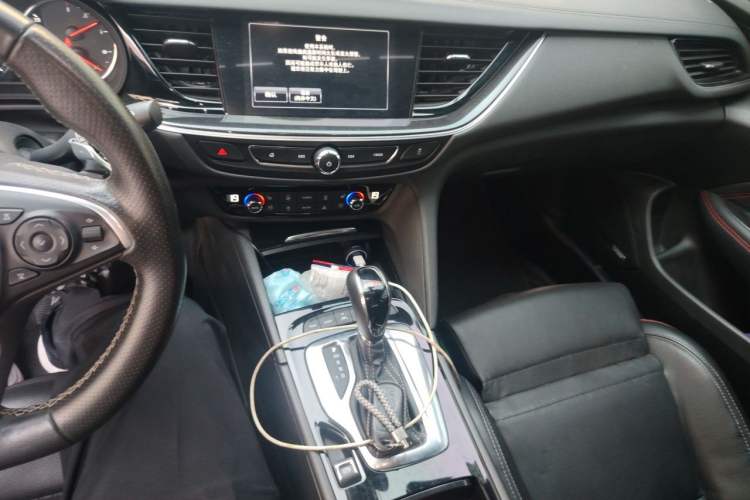 Used Buick Regal 2019 GS 28T Prestige Model China VI Standard Gear Lever
