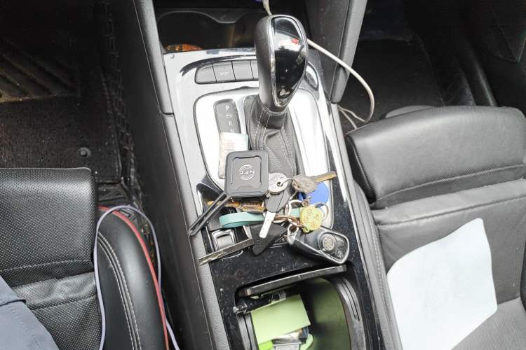 Used Buick Regal 2019 GS 28T Elite Model China VI Standard Gear Lever