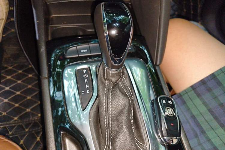 Used Buick Regal 2019 20T Luxury Model China V Standard Gear Lever