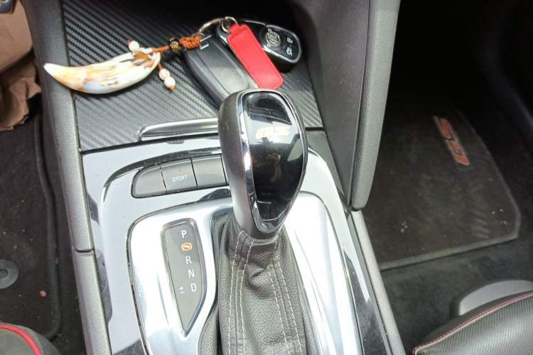 Used Buick Regal 2019 GS 28T Elite Model China VI Standard Gear Lever