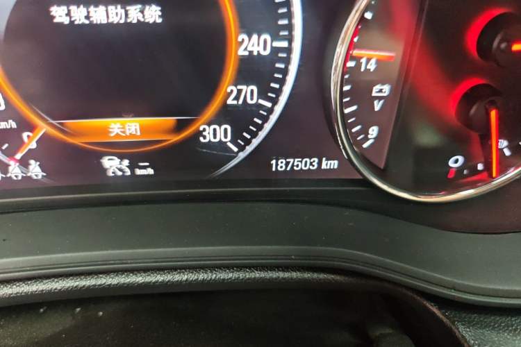 Used Buick Regal 2019 GS 28T Prestige Model China VI Standard Odometer Close Up