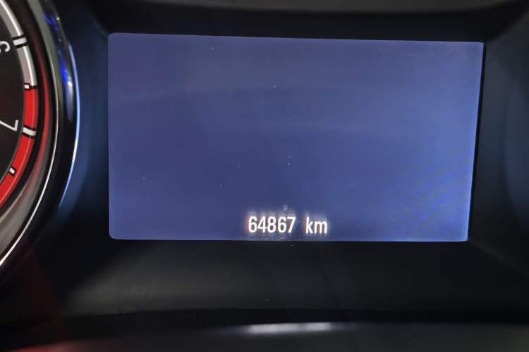 Used Buick Regal 2019 20T Elite Version China VI Standard Odometer Close Up