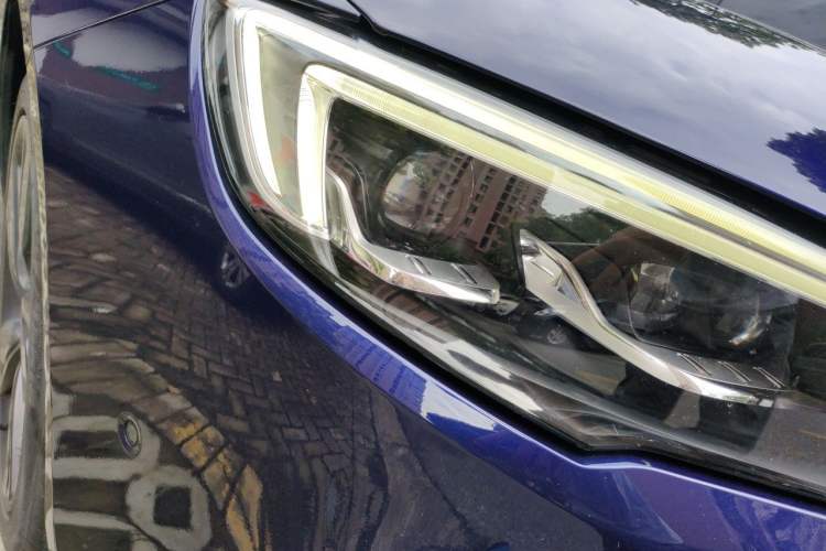 Used Buick Regal 2019 GS 28T Prestige Model China VI Standard Right Front Headlight